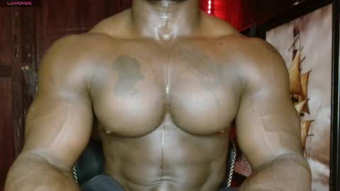 Snapshot of musclegodsammy23 chatting on 05-21-26, 01:01 musclegod23 online show from 05-21-26, 01:01