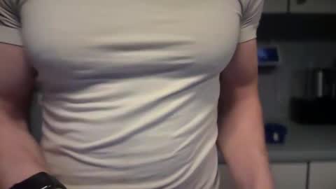 musclehair3 online show from 02-20-25, 08:14