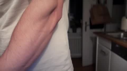 musclehair3 online show from 12-14-25, 05:07