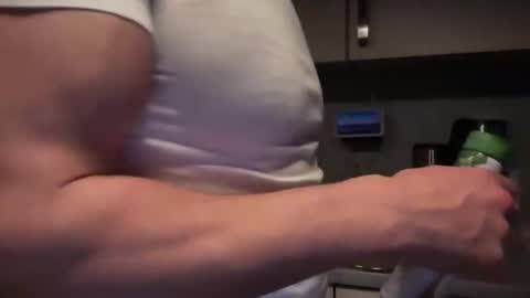 musclehair3 online show from 04-16-26, 06:52