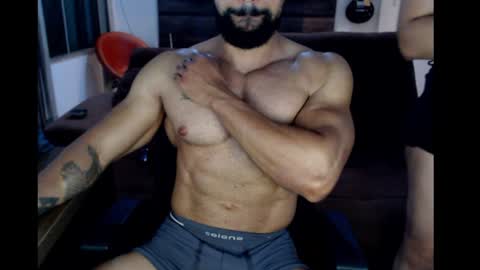 Snapshot of muscleweed420 chatting on 01-11-25, 08:54 Ragnar online show from 01-11-25, 08:54