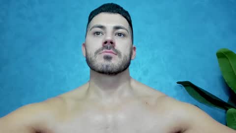 Snapshot of muscularmaster chatting on 12-29-24, 10:03 muscularmaster onlyfans online show from 12-29-24, 10:03