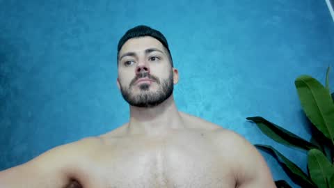 Snapshot of muscularmaster chatting on 01-22-25, 10:18 muscularmaster onlyfans online show from 01-22-25, 10:18