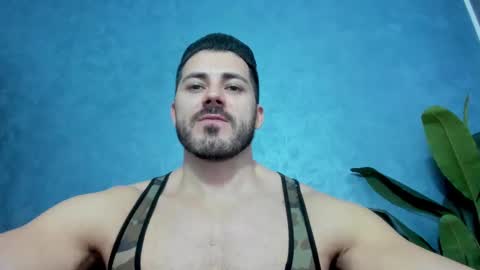 Snapshot of muscularmaster chatting on 02-21-25, 10:04 muscularmaster onlyfans online show from 02-21-25, 10:04