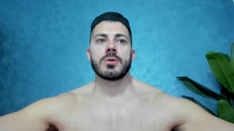 Snapshot of muscularmaster chatting on 03-10-25, 01:01 muscularmaster onlyfans online show from 03-10-25, 01:01