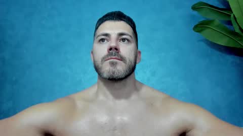 Snapshot of muscularmaster chatting on 09-20-25, 08:32 muscularmaster onlyfans online show from 09-20-25, 08:32