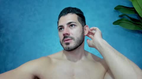 Snapshot of muscularmaster chatting on 10-06-25, 09:18 muscularmaster onlyfans online show from 10-06-25, 09:18