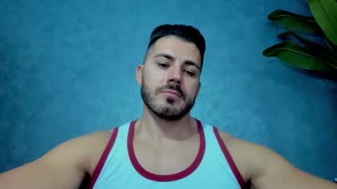 Snapshot of muscularmaster chatting on 10-13-25, 08:36 muscularmaster onlyfans online show from 10-13-25, 08:36