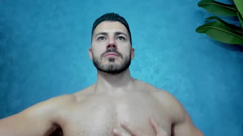 Snapshot of muscularmaster chatting on 10-16-25, 09:32 muscularmaster onlyfans online show from 10-16-25, 09:32