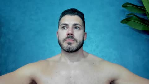 Snapshot of muscularmaster chatting on 10-17-25, 08:55 muscularmaster onlyfans online show from 10-17-25, 08:55