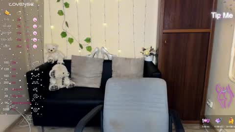 Snapshot of muse_kitty_jenia chatting on 01-18-25, 02:03 Jenya online show from 01-18-25, 02:03