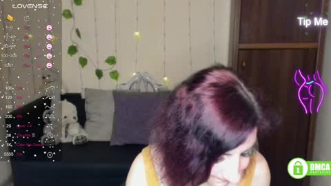 Snapshot of muse_kitty_jenia chatting on 01-31-25, 06:25 Jenya online show from 01-31-25, 06:25