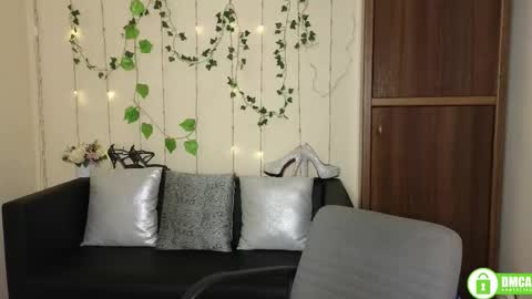 Jeneva online show from 11-09-25, 06:33