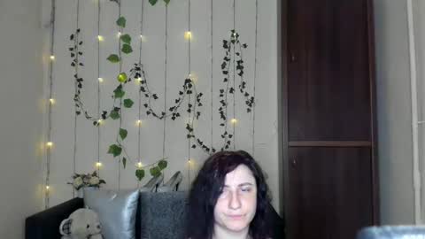 Jeneva online show from 04-14-26, 06:36