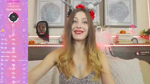 Snapshot of musedollx chatting on 10-19-25, 07:03 Luna online show from 10-19-25, 07:03