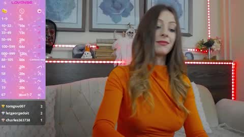 Snapshot of musedollx chatting on 10-24-25, 08:38 Luna online show from 10-24-25, 08:38