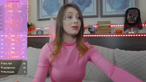 Snapshot of musedollx chatting on 10-27-25, 08:57 Luna online show from 10-27-25, 08:57