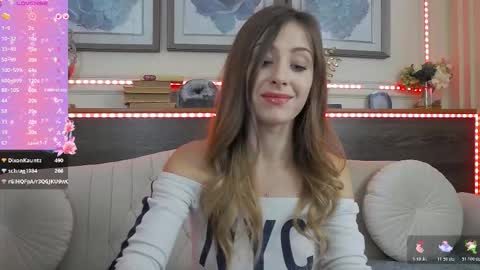 Snapshot of musedollx chatting on 11-26-25, 10:44 Luna online show from 11-26-25, 10:44