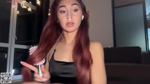 Snapshot of museleks chatting on 11-22-25, 01:26 Aleksa online show from 11-22-25, 01:26