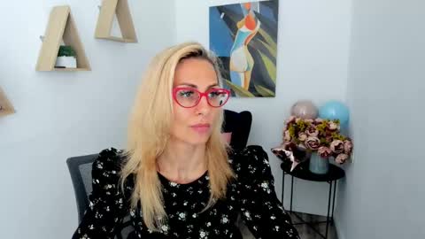 Snapshot of museofstage chatting on 05-28-26, 11:29 Diana online show from 05-28-26, 11:29