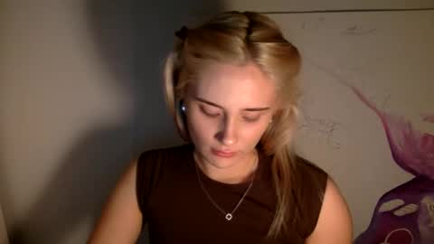 Snapshot of musescorner chatting on 11-06-25, 06:31 musescorner online show from 11-06-25, 06:31