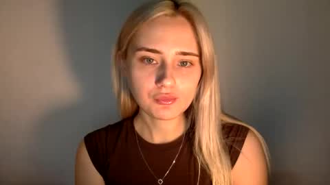 Snapshot of musescorner chatting on 11-13-25, 04:17 musescorner online show from 11-13-25, 04:17