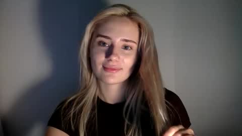 Snapshot of musescorner chatting on 11-17-25, 03:18 musescorner online show from 11-17-25, 03:18