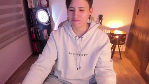 VALENTINA Luna  online show from 02-25-25, 01:52