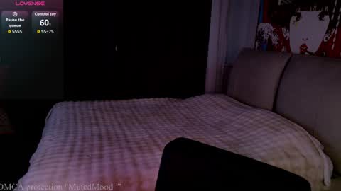 Snapshot of mutedmood_ chatting on 06-27-26, 01:28 mutedmood_ online show from 06-27-26, 01:28