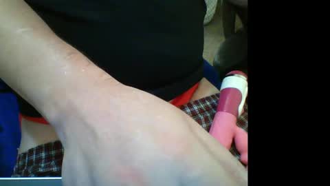 Snapshot of muzicdaddy4200 chatting on 10-18-25, 05:21 SubDaddy420 online show from 10-18-25, 05:21