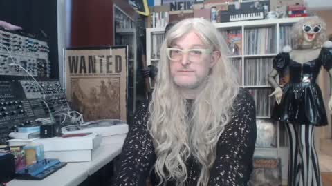 Snapshot of muziknerd chatting on 05-21-26, 11:34 Muziknerd online show from 05-21-26, 11:34