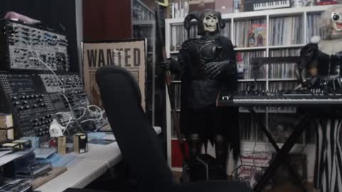 Snapshot of muziknerd chatting on 06-20-26, 04:26 Muziknerd online show from 06-20-26, 04:26