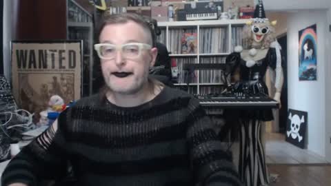 Snapshot of muziknerd chatting on 07-16-26, 11:44 Muziknerd online show from 07-16-26, 11:44