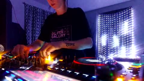 ghost mantis online show from 05-01-26, 02:38