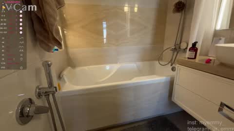 Snapshot of my_emmy chatting on 02-16-26, 06:09 Emmy online show from 02-16-26, 06:09