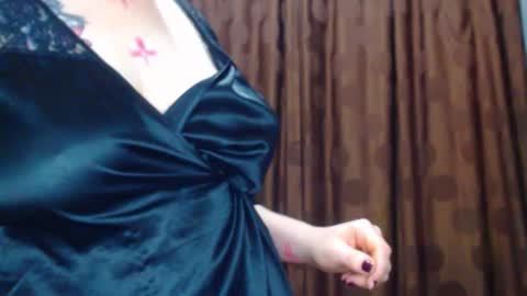     sara      i know you love me xoxox     online show from 01-15-26, 08:56