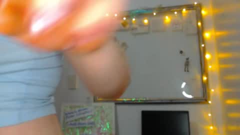     sara      i know you love me xoxox     online show from 02-13-26, 08:54