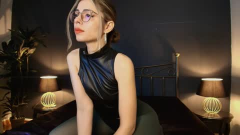 Snapshot of my_maite chatting on 09-24-25, 12:52 Maite online show from 09-24-25, 12:52