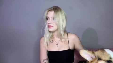 Lola online show from 10-18-25, 05:57