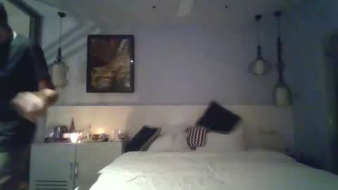 Snapshot of myair2 chatting on 11-14-25, 01:26 mama online show from 11-14-25, 01:26