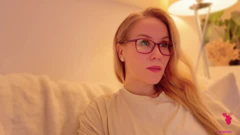 Snapshot of myassistant chatting on 11-04-25, 04:39 Mya-be Yours P online show from 11-04-25, 04:39