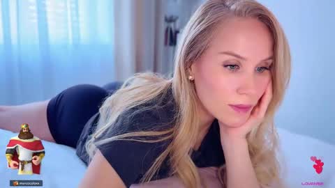 Snapshot of myassistant chatting on 11-11-25, 02:28 Mya-be Yours P online show from 11-11-25, 02:28