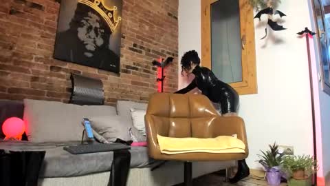 Snapshot of mydoc_lolac chatting on 10-18-25, 10:10 Lola online show from 10-18-25, 10:10