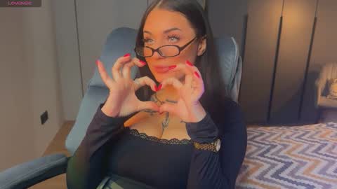 Snapshot of mygoddesshecate chatting on 10-13-25, 04:34 Hecate online show from 10-13-25, 04:34