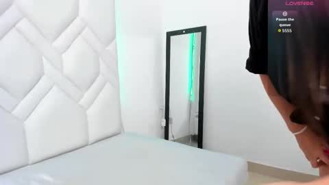 LINDA  AND EMILIO online show from 09-25-25, 10:02