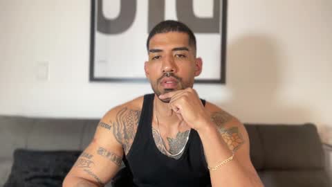 Snapshot of myke_esthetic chatting on 02-08-25, 02:26 Myke esthetic online show from 02-08-25, 02:26