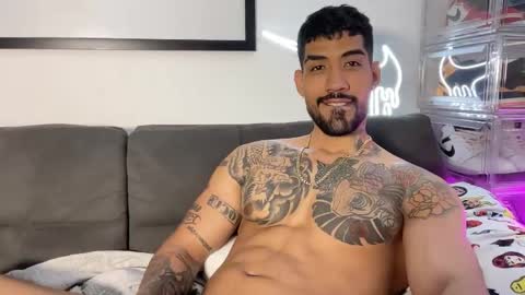 Snapshot of myke_esthetic chatting on 09-18-25, 05:59 Myke esthetic online show from 09-18-25, 05:59