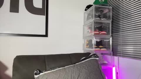 Snapshot of myke_esthetic chatting on 10-08-25, 01:14 Myke esthetic online show from 10-08-25, 01:14