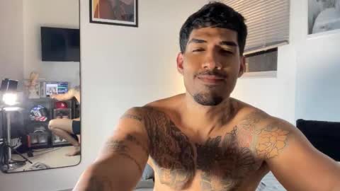 Snapshot of myke_esthetic chatting on 12-04-25, 05:50 Myke esthetic online show from 12-04-25, 05:50