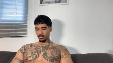 Snapshot of myke_esthetic chatting on 12-19-25, 07:43 Myke esthetic online show from 12-19-25, 07:43